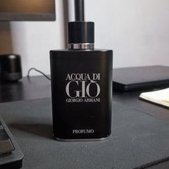 Acqua Di Gio Profumo Eau de Parfum by Giorgio Armani is an iconic marine scent that merges the freshness of ocean breeze with the depth of incense and patchouli. Elegant and intense, it’s crafted for the man who balances modern style with timeless class. This 100% authentic imported tester offers premium quality at a fraction of the retail price.