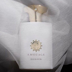 Amouage Honour Eau de Parfum is a bold and luxurious fragrance that blends spicy, woody, and smoky notes for a timeless and elegant experience. This 100% authentic Amouage perfume is an imported tester, ensuring premium quality, longevity, and projection at an unbeatable price.