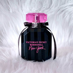 Bombshell New York by Victoria’s Secret is a tribute to the city that never sleeps. Fruity, floral, and decadently sensual. Designed for the confident woman who loves to stand out, this scent is both playful and sophisticated. This 100% authentic imported tester delivers luxurious quality without the premium price tag.