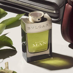 Bvlgari Man Wood Essence Eau de Parfum is an original tester, ultra-concentrated, and an affordable luxury men’s cologne. This 100% authentic Bvlgari perfume is an imported tester, offering superior performance and quality at a fraction of the retail price.