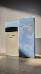 Dolce & Gabbana Light Blue Eau de Toilette is a sparkling, elegant scent that reflects the effortless charm of a Mediterranean summer. Its crisp fruit notes, delicate florals, and warm base create a scent that’s light, yet unforgettable. This 100% authentic imported tester offers designer quality at a budget-friendly price, the perfect mix of freshness and style.