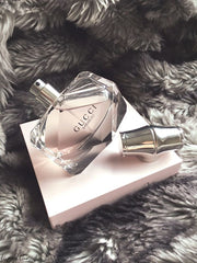 Gucci Bamboo Eau de Toilette is a light, floral-woody fragrance designed for the modern woman—elegant yet powerful. This 100% authentic Gucci Bamboo tester perfume offers a luxurious scent experience at an unbeatable price.