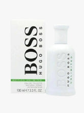 Hugo Boss Bottled Unlimited Eau de Toilette is a vibrant fusion of cool mint, juicy pineapple, and warm woods. Designed for the driven man, it’s an invigorating scent that fuels confidence and action. This 100% authentic imported tester delivers signature Boss quality without the designer price tag.