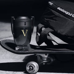 Invictus Victory Eau de Parfum Extreme by Paco Rabanne is a celebration of dominance and sensuality, wrapped in a bold blend of fresh spices, smoky incense, and rich vanilla. Designed for the modern champion, this 100% authentic imported tester delivers signature Paco Rabanne intensity without the premium price tag.