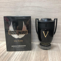 Invictus Victory Eau de Parfum Extreme by Paco Rabanne is a celebration of dominance and sensuality, wrapped in a bold blend of fresh spices, smoky incense, and rich vanilla. Designed for the modern champion, this 100% authentic imported tester delivers signature Paco Rabanne intensity without the premium price tag.