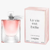 La Vie Est Belle Eau de Parfum by Lancôme is a timeless expression of joyful femininity, crafted with a blend of luxurious florals, sweet fruits, and warm gourmand notes. Designed for the confident and radiant woman, this 100% authentic imported tester delivers long-lasting elegance and charm without the designer price tag.