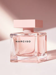 Narciso EDP Cristal by Narciso Rodriguez is a luminous composition blending delicate florals, radiant musk, and warm woods. Designed for the woman who embodies effortless elegance, this 100% authentic imported tester offers premium luxury without the premium price.