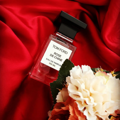 Rose de Chine by Tom Ford is a captivating blend of lush peony, rich rose, and deep resins that creates an unforgettable, sensual signature. This 100% authentic imported tester offers Tom Ford’s elite craftsmanship at an irresistible value without the luxury markup.