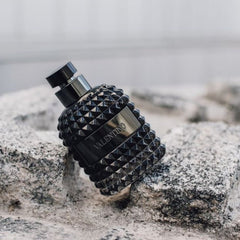 Valentino Uomo Intense Eau de Parfum is a refined, luxurious scent that blends rich, warm notes of leather, vanilla, and tonka bean with a touch of iris and citrus for a smooth yet powerful finish. A 100% authentic imported tester, offering premium quality and lasting intensity at an unbeatable price.