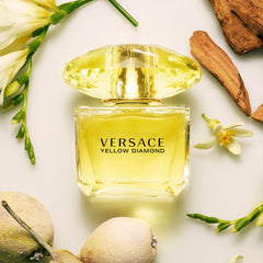 Versace Yellow Diamond Eau de Toilette is a luminous and airy floral scent that sparkles like a rare gem. Bursting with fresh fruits, delicate flowers, and warm woods, it’s designed for the woman who radiates confidence and beauty. This 100% authentic imported tester offers luxury and elegance without the premium price tag.