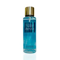 Victoria’s Secret Aqua Kiss Mist is a revitalizing blend of rain-kissed freesia and daisy, designed to transport you to a calm seaside escape. Light and hydrating, this body mist is perfect for everyday wear, offering a breezy, clean scent that keeps you feeling cool and uplifted from morning to night.