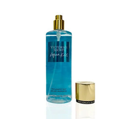 Victoria’s Secret Aqua Kiss Mist is a revitalizing blend of rain-kissed freesia and daisy, designed to transport you to a calm seaside escape. Light and hydrating, this body mist is perfect for everyday wear, offering a breezy, clean scent that keeps you feeling cool and uplifted from morning to night.