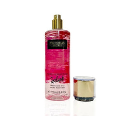 Victoria’s Secret Pure Seduction Splash is an intoxicating fusion of juicy red plum and delicate freesia. This seductive body mist is designed for the bold and confident woman who embraces her sensuality. Light and long-lasting, it's the perfect everyday indulgence that invites attention and admiration