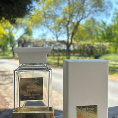 White Suede by Tom Ford is a luxurious blend of soft suede, rich musk, and delicate florals, crafted for those who appreciate understated sensuality and timeless sophistication. This 100% authentic imported tester delivers Tom Ford's signature opulence without the heavy price tag.
