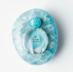 Air Di Gioia Eau de Parfum is a luminous, aquatic-floral fragrance that captures the essence of fresh sea air, delicate florals, and warm woody notes. This 100% authentic Giorgio Armani perfume is an imported tester, ensuring premium quality, longevity, and projection at an unbeatable price.