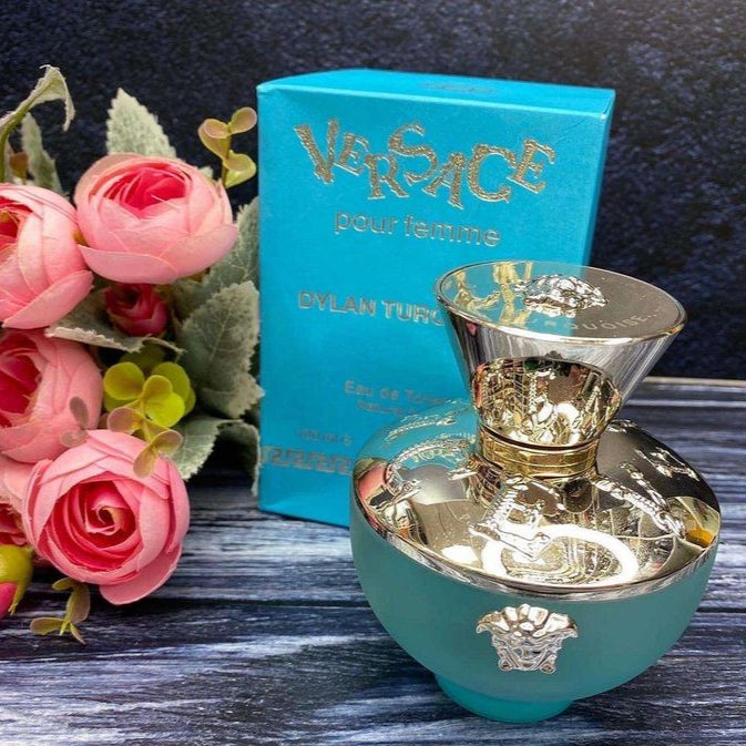 Dylan Turquoise by Versace is a lively and captivating scent bursting with freshness, fruity brightness, and sensual undertones. Designed for the free-spirited woman who radiates energy and elegance, this 100% authentic imported tester brings luxury without the premium price tag.