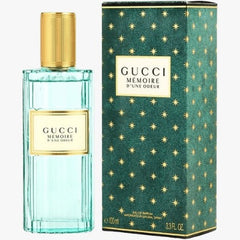 Gucci Mémoire D’une Odeur Eau de Parfum is a boundary-breaking scent that blends the unexpected softness of Roman chamomile with musky florals and warm woods. Designed for all genders, it evokes a feeling more than a formula. Soft, dreamy, and deeply personal. This 100% authentic imported tester offers Gucci’s signature artistry at an unbeatable value.
