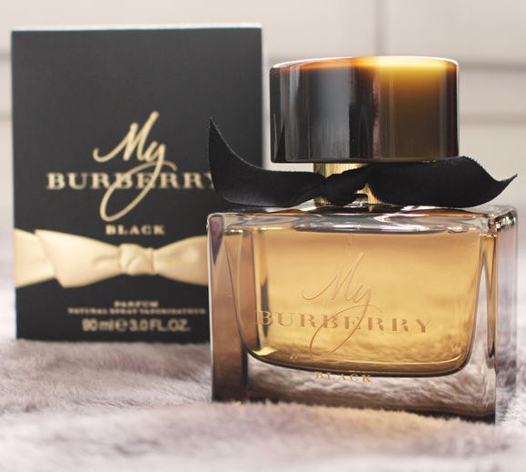 My Burberry Black Parfum is a luxurious reinterpretation of the classic My Burberry scent, designed for the woman who leaves a lasting impression. A rich fusion of floral, fruity, and deep amber notes, it’s bold, warm, and irresistibly captivating. This 100% authentic imported tester offers premium quality at an unbeatable value because sophistication should never come at a premium.