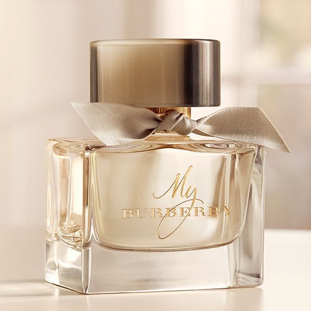 My Burberry Eau de Parfum captures the essence of a London garden after the rain, blending delicate florals with a modern freshness. Inspired by the iconic Burberry trench coat, this scent embodies sophistication, charm, and classic elegance. This 100% authentic imported tester offers luxurious quality without the luxury price tag.