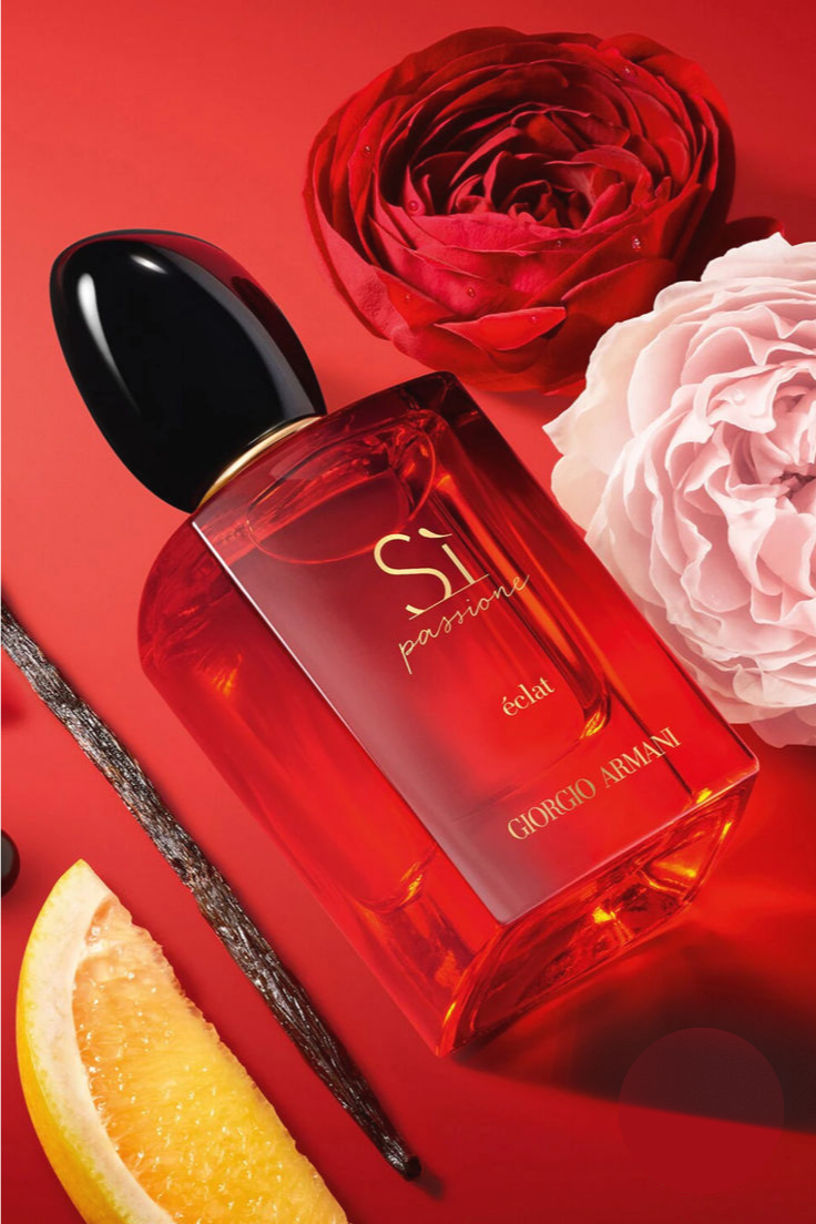 SI Passione Eau de Parfum by Giorgio Armani is a fearless blend of bright fruits and florals with a deep, seductive base. Crafted for the modern woman who says “yes” to passion, this 100% authentic imported tester delivers luxurious scent, lasting quality, and unforgettable allure without the luxury price tag.