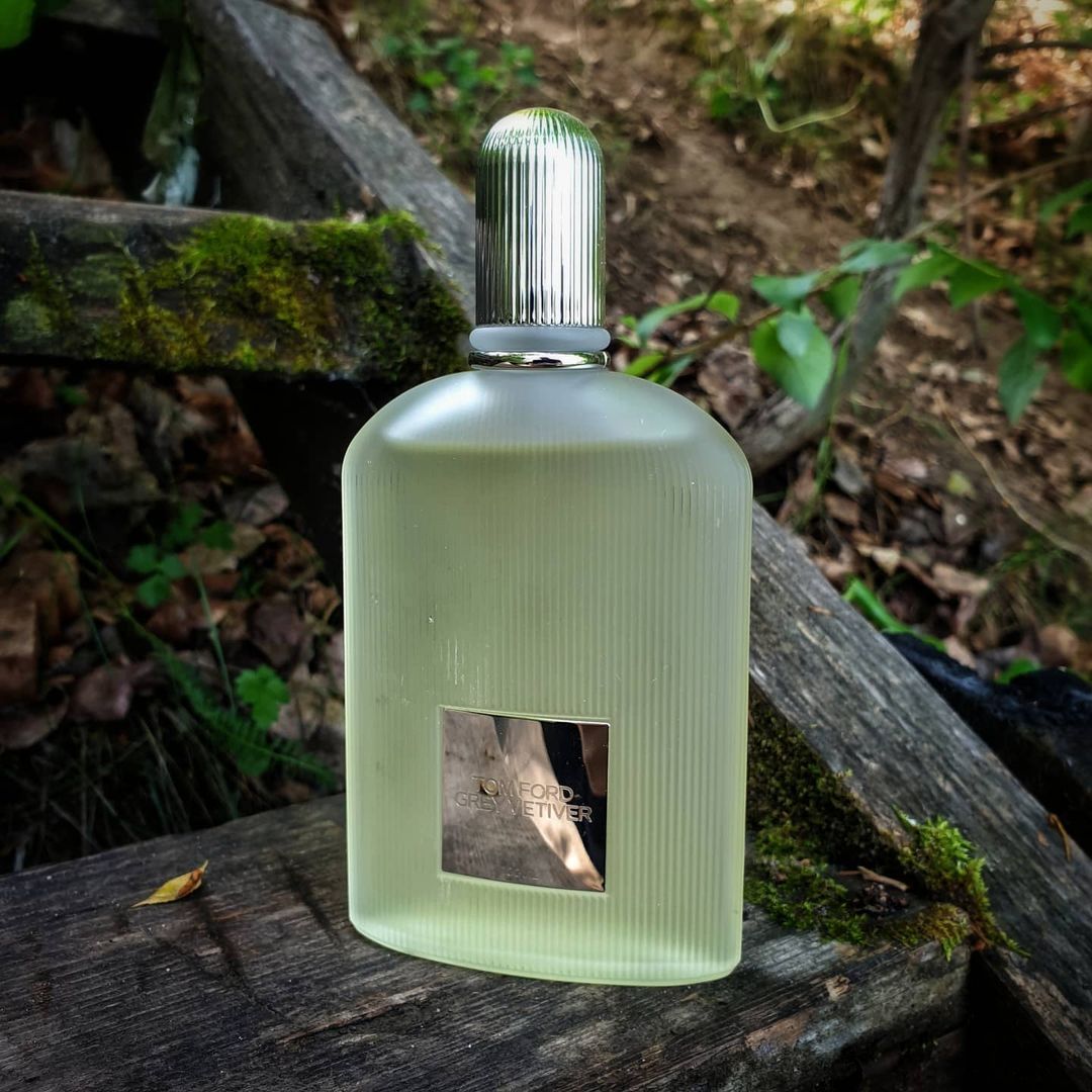 Perfume bottle on a wooden surface with a natural background
Tom Ford Grey Vetiver Eau de Parfum is a refined and distinguished scent that balances earthy vetiver with bright citrus and spice. Designed for the confident and cultured man, this 100% authentic imported tester offers signature Tom Ford sophistication without the luxury price.