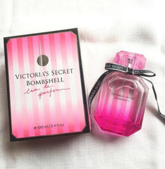 Victoria’s Secret Bombshell Eau de Parfum is a luxurious, bright, and feminine fragrance bursting with fruity and floral notes. With an invigorating blend of Passionfruit, Grapefruit, Pineapple, and Tangerine, Peony, Vanilla Orchid, Red Berries, Jasmine, and Lily-of-the-Valley, creating a rich and captivating scen, warm base of Musk, Woody Notes, and Oakmoss adds depth, leaving a lingering sensual trail.This 100% authentic imported tester offers premium quality, lasting power, and strong projection