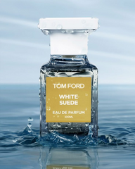 White Suede by Tom Ford is a luxurious blend of soft suede, rich musk, and delicate florals, crafted for those who appreciate understated sensuality and timeless sophistication. This 100% authentic imported tester delivers Tom Ford's signature opulence without the heavy price tag.